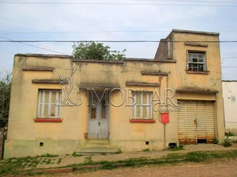 Alugar Casa / Padrão em Bagé. apenas R$ 280.000,00