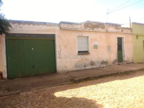 Alugar Casa / Padrão em Bagé. apenas R$ 240.000,00