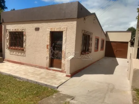 Alugar Casa / Padrão em Bagé. apenas R$ 165.000,00