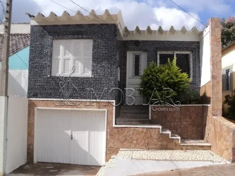 Alugar Casa / Padrão em Bagé. apenas R$ 450.000,00