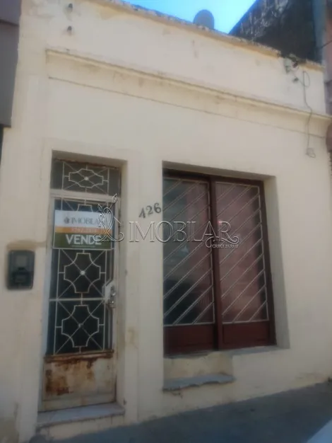 Alugar Casa / Padrão em Bagé. apenas R$ 425.000,00