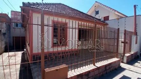 Alugar Casa / Padrão em Bagé. apenas R$ 560.000,00