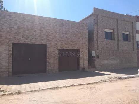 Alugar Casa / Padrão em Bagé. apenas R$ 600.000,00