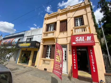 imagem 2 - Casa ampla no centro da cidade! Ideal para famílias grandes! imagem 2 - Casa ampla no centro da cidade! Ideal para famílias grandes!