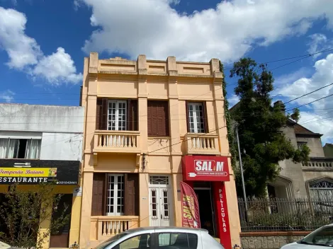 imagem 1 - Casa ampla no centro da cidade! Ideal para famílias grandes! imagem 1 - Casa ampla no centro da cidade! Ideal para famílias grandes!