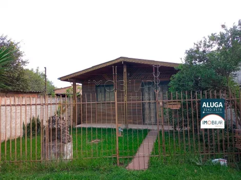 Alugar Casa / Padrão em Bagé. apenas R$ 850,00